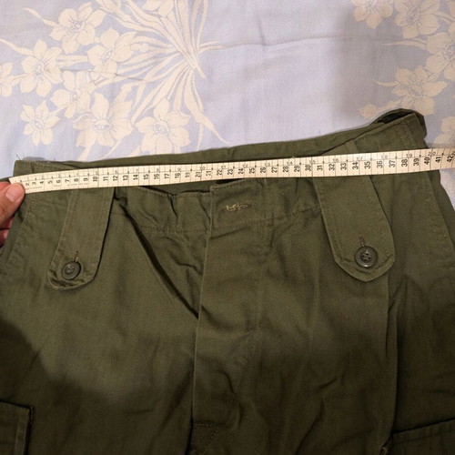 Khaki cargo pants used, pack of 2, size 44