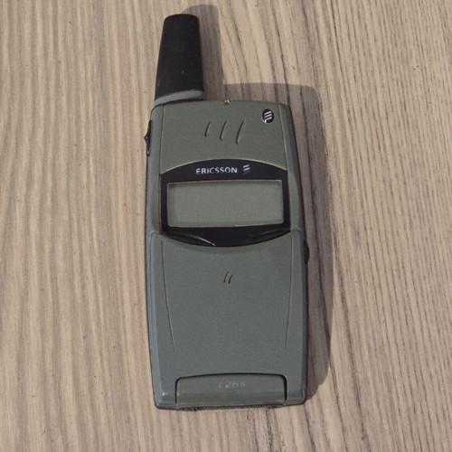 Ericsson T28s mobile phone for parts