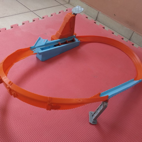 Hot Wheels racetrack