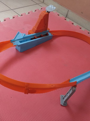 Hot Wheels racetrack