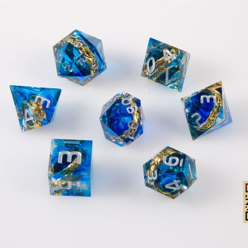 Dungeons & Dragons Dice Set with Pouch new, sharp-edge