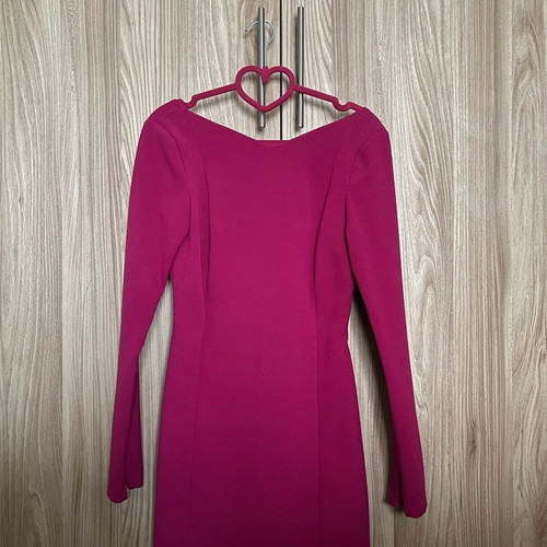 Zara short fuchsia dress used with open back and long sleeve