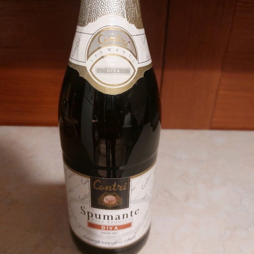 Sparkling wine bottle sealed new, collectible decorative