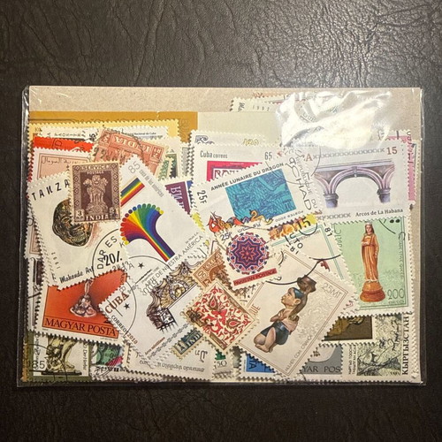 Stamp collection new, 250 different collectible stamps worldwide
