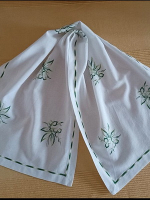 Traditional table runner used with green embroidery 40x100 cm