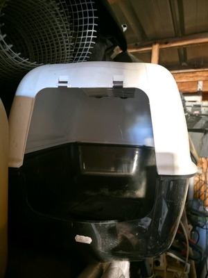 Cat litter box like new