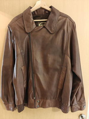 Men's brown leather jacket like new with zipper XL