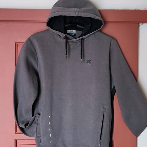 District hoodie XL like new, dark gray