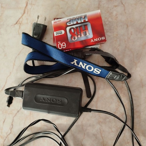 Sony Handycam Video 8 Hi8 vintage camcorder like new with charger and accessories
