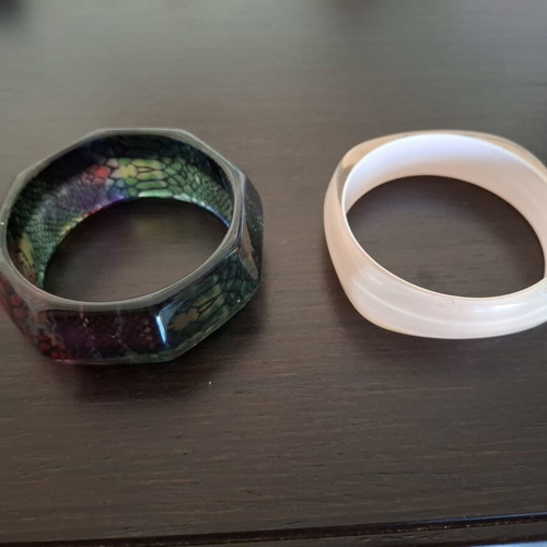 Bakelite bracelets like new, opening diameter about 7 cm, set