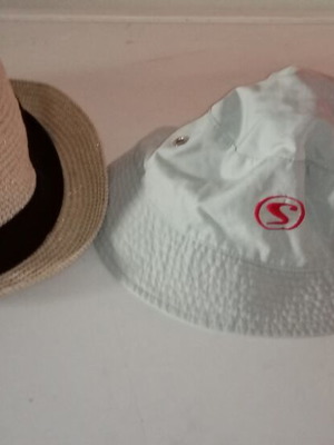 Assorted hats, pack deal