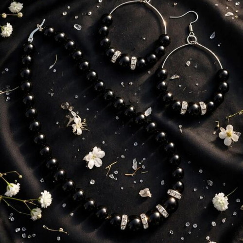 Handmade black jewellery set