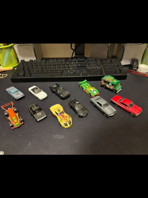 Σετ Hot Wheels αυτοκινητάκια 29 τεμάχια με 4 στα κουτιά τους, καινούργια