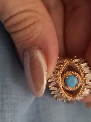 Sevalier eye ring used