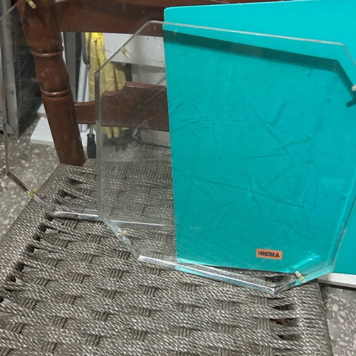 Bases made of thick plexiglass like new 30x30x2cm