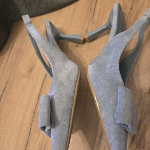 Slingbang baby blue pumps with low heel like new