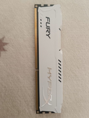 Kingston 4GB DDR3 RAM DIMM like new