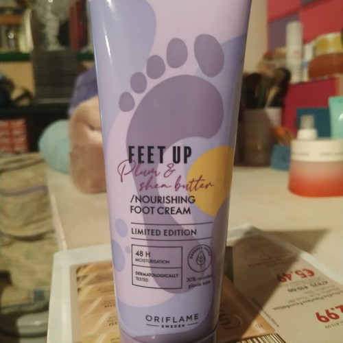 Feet Up Nourishing Foot Cream with Plum and Shea Butter Oriflame new