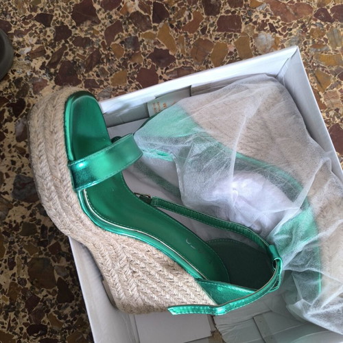 Green straw platform sandals, size 39