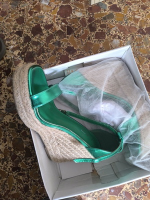 Green straw platform sandals, size 39