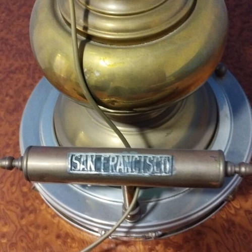 Brass table lamp with San Francisco inscription like new