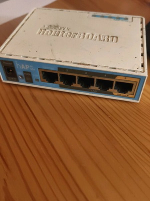 Mikrotik router board ac lite used, Poe in out