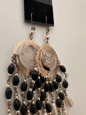 Boho hanging earrings used, black and gold tone