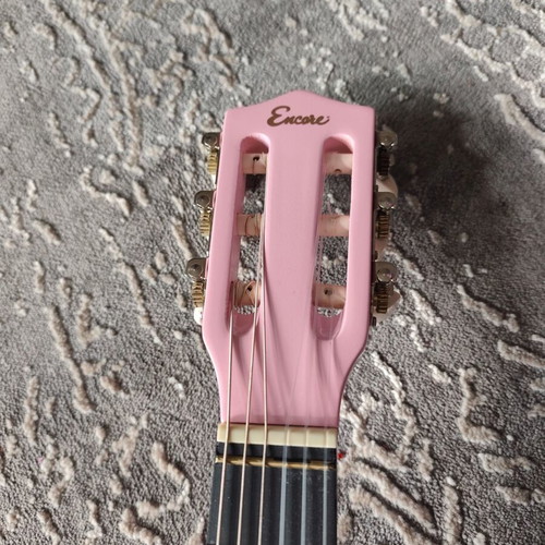 Classical guitar 2/4 new, ideal for children