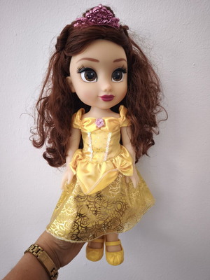 Κούκλα Disney Princess Belle από Jakks Pacific με αυθεντική στολή