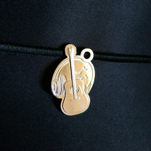 Alessia Cara pendant like new, silver
