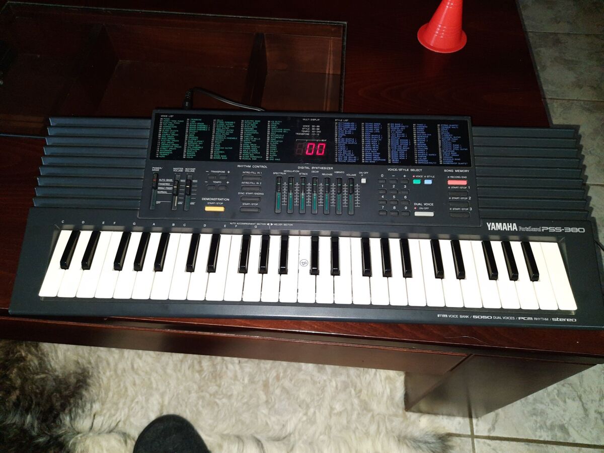 Yamaha PortaSound PSS-380 used - € 120,00 - Vendora.gr