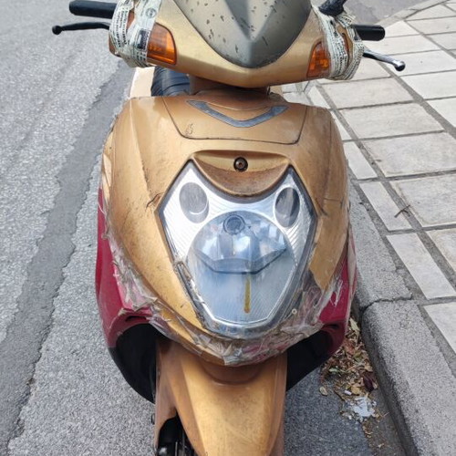 Haojin 150cc scooter, silver, 25,000 km