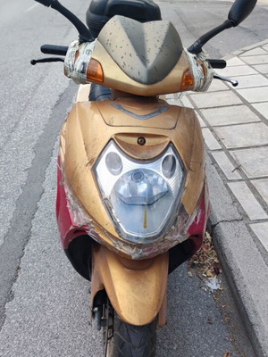 Haojin 150cc scooter, silver, 25,000 km