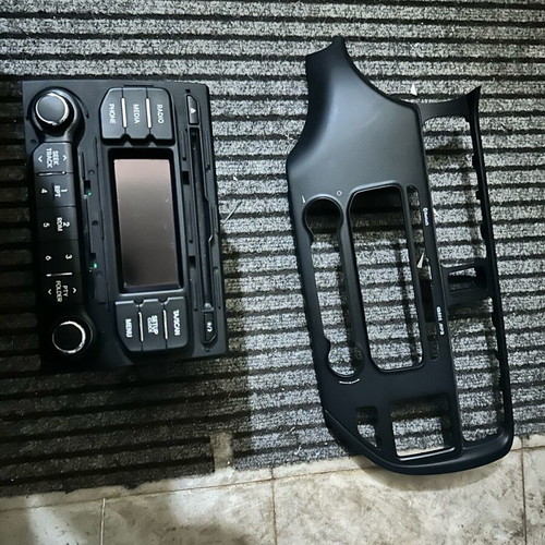 Kia Rio 2014 factory sound system like new