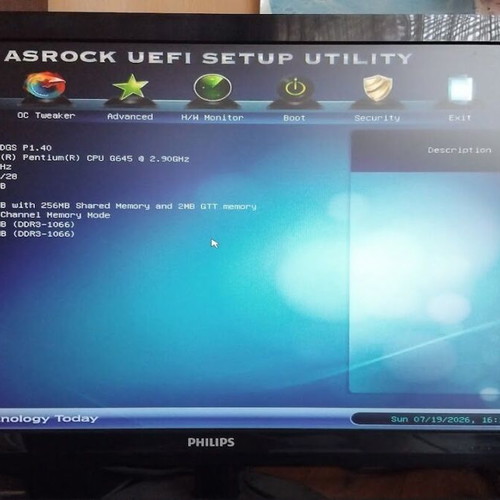 ASRock H61M-DGS motherboard with Intel Pentium G645 CPU, fan and 6GB RAM like new