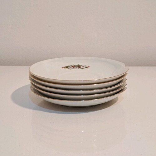 Kaiser Set of 5 Christmas Small Plates 17cm used