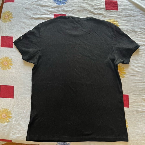 Black Bershka T-shirt like new, short sleeve with textured knit, size M