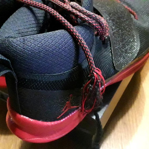 Nike Jordan basketball shoes like new, size 42.5 with box