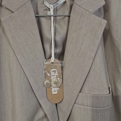 Ghanda beige jacket new with structured shoulders size Medium