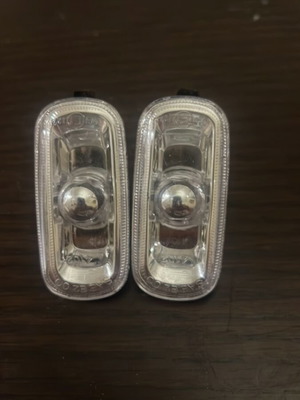 Flash side indicators for Audi mirrors like new, part 8E0 949 127