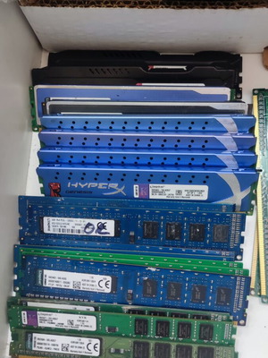 Ram DDR3 4GB DIMMs like new, 50 pieces, 1333MHz and 1600MHz