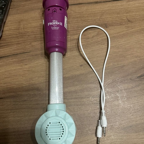 Frozen microphone used, with light