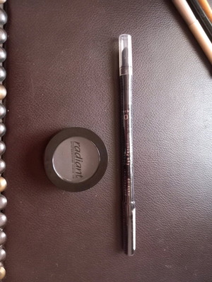 Radiant set for smokey eyes new with black eyeshadow and pencil