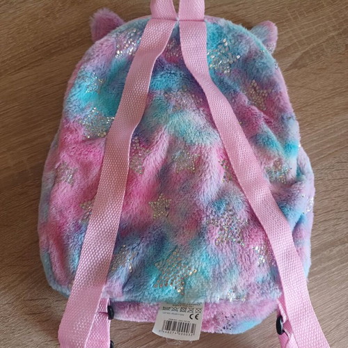 Children's back pack like new, multicolored
