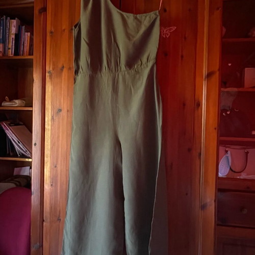 Linen one-piece jumpsuit with one shoulder used, medium large, green Regalinas
