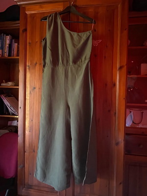 Linen one-piece jumpsuit with one shoulder used, medium large, green Regalinas