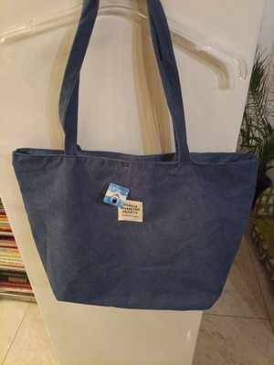 Blue shoulder bag for beach or daily use