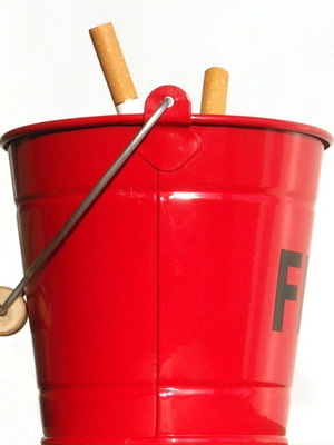 Fire Bucket ashtray new with fire bucket design