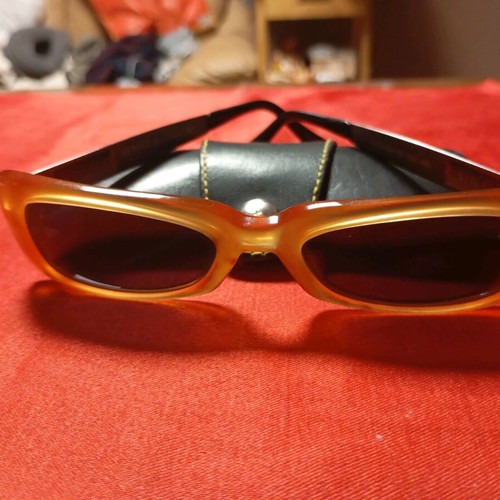 Versus by Versace vintage unisex oval sunglasses with original leather case