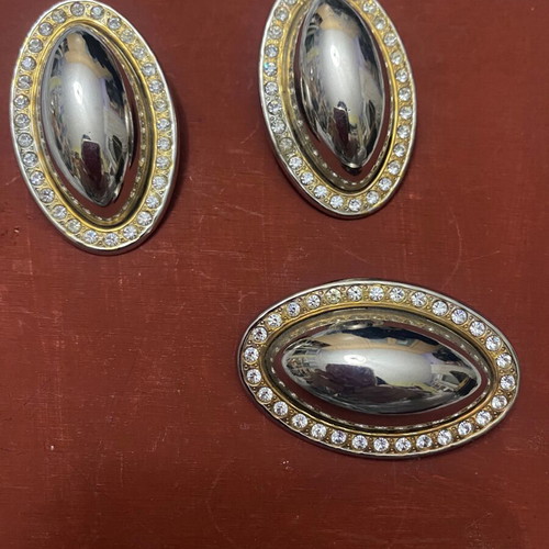 Vintage jewelry set used with brooch and rhinestone earrings